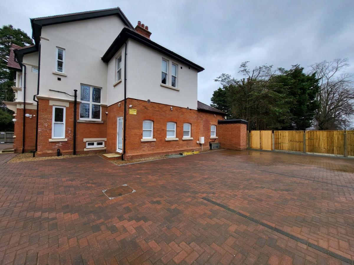 Sands House - Luxury Modern Studios With Secure Parking In Epsom, Surrey מראה חיצוני תמונה