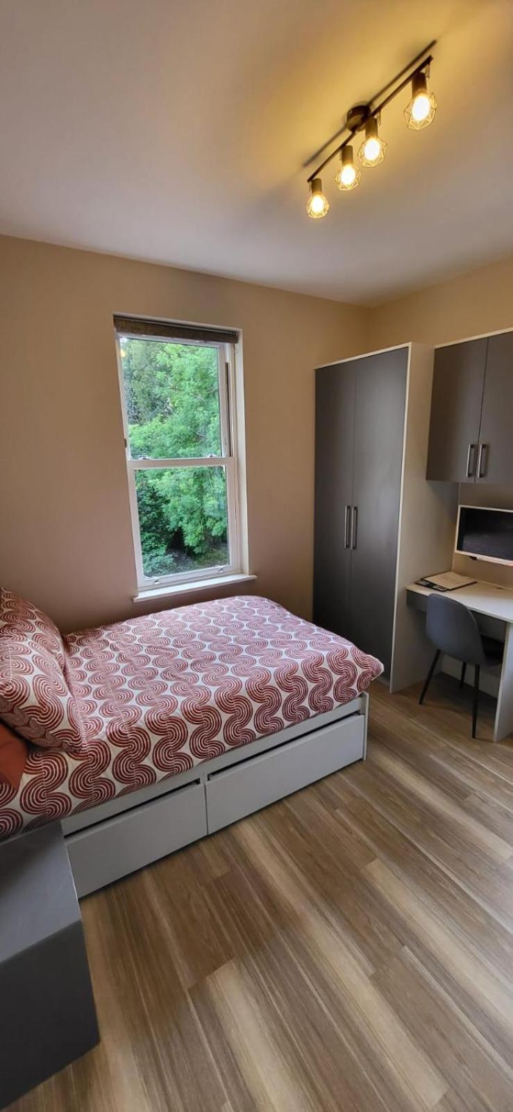 Sands House - Luxury Modern Studios With Secure Parking In Epsom, Surrey מראה חיצוני תמונה