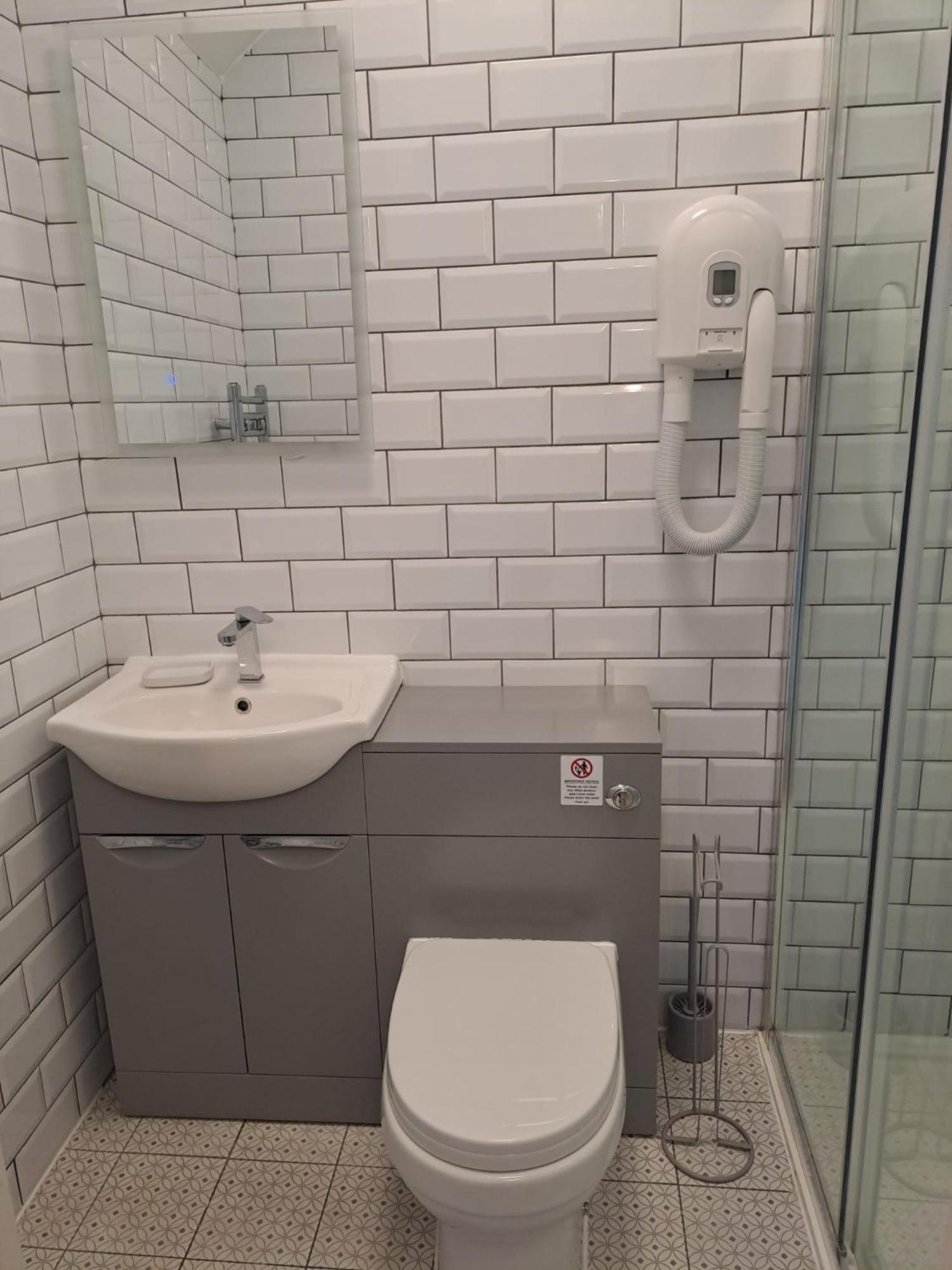 Sands House - Luxury Modern Studios With Secure Parking In Epsom, Surrey חדר תמונה